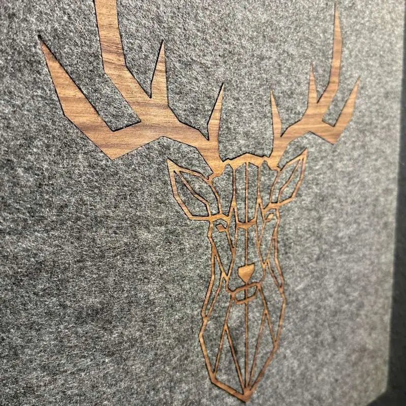 Maßgefertigte zweifarbige Filz- und Holzbilder- - de Nicolo Design
