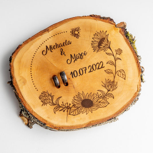 Ringkissen Holz personalisiert mit Name und Datum “Baumscheibe”- - de Nicolo Design